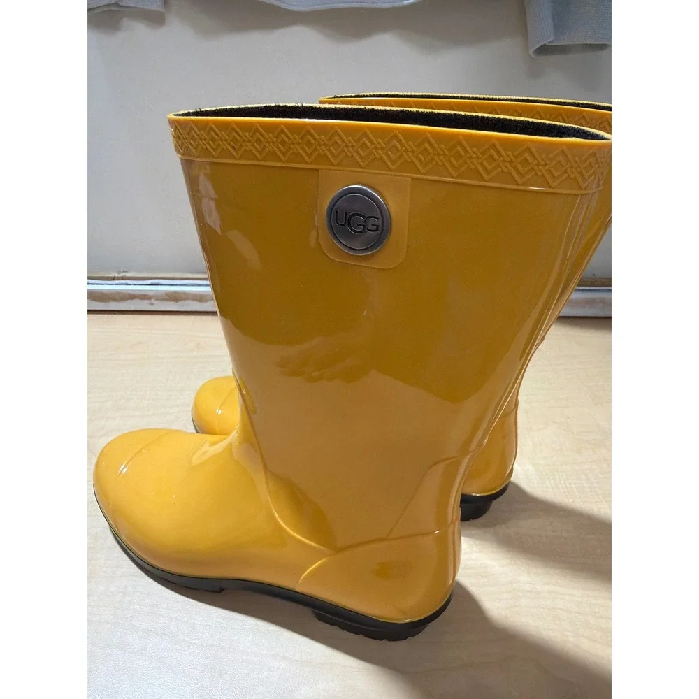 UGG‎ Sienna Rain Boots Mens 7 Yellow Gloss Waterproof Rubber Mid Calf 1014452